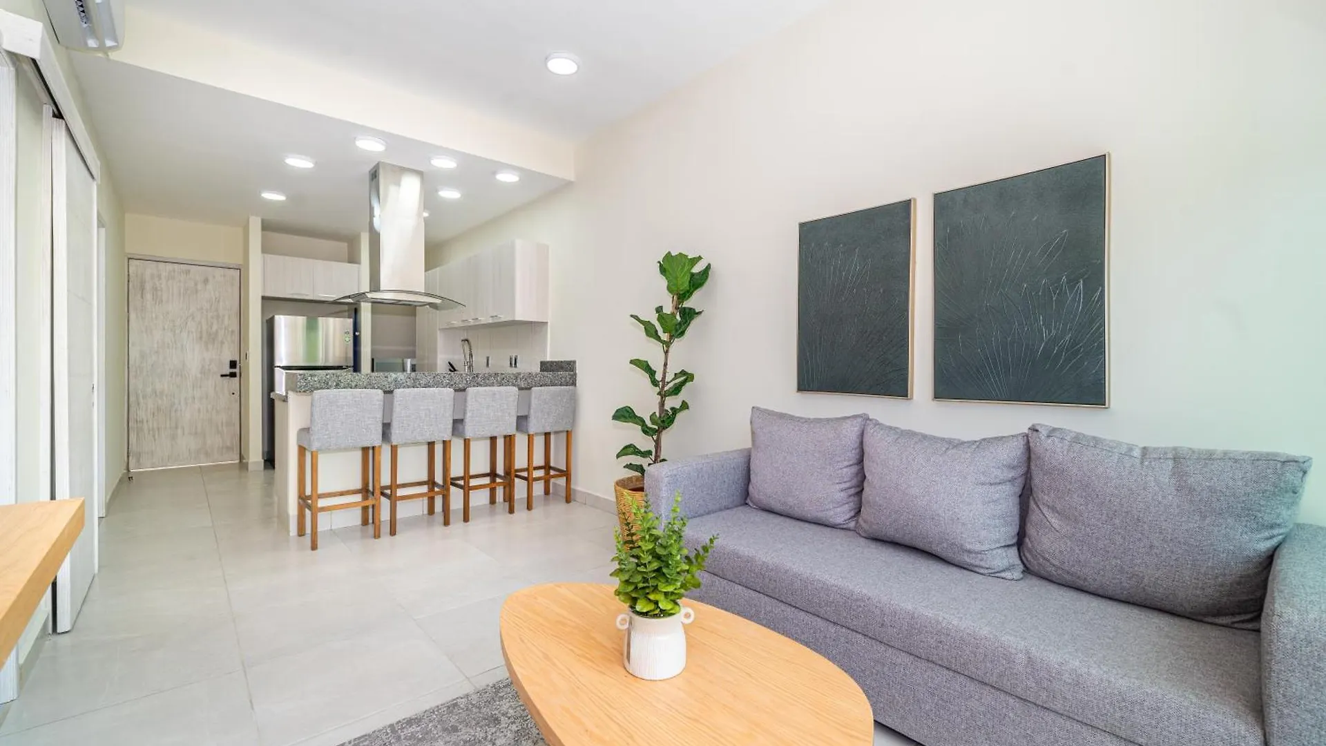 Holiday home 2 Bd Suite With Balcony Gym Rooftop Pool Hot Tub Playa del Carmen