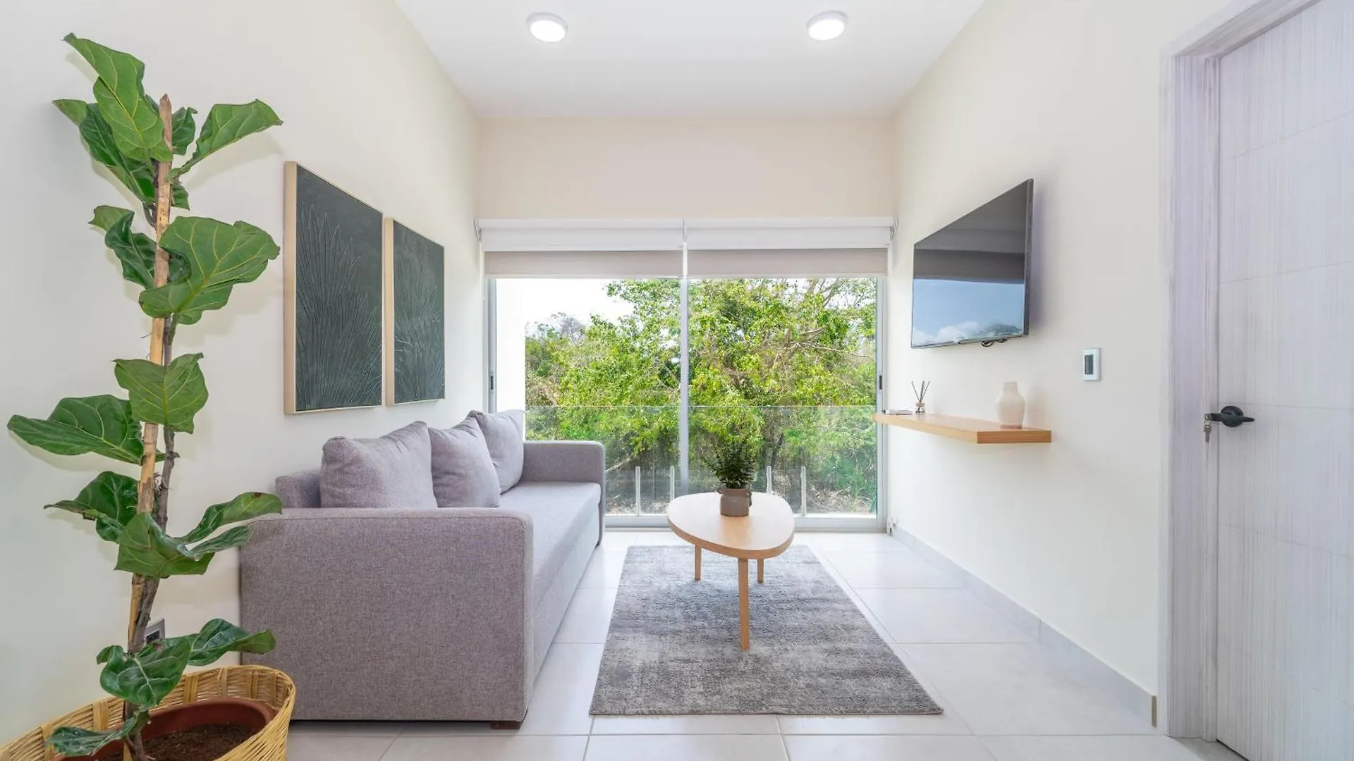 2 Bd Suite With Balcony Gym Rooftop Pool Hot Tub Playa del Carmen