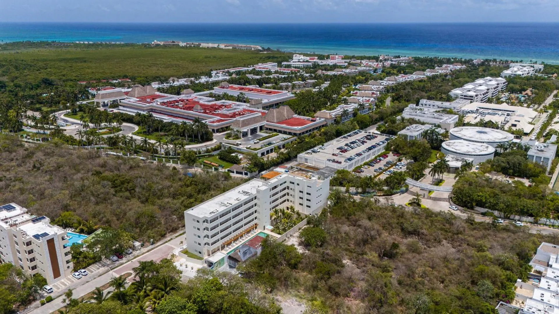Holiday home 2 Bd Suite With Balcony Gym Rooftop Pool Hot Tub Playa del Carmen