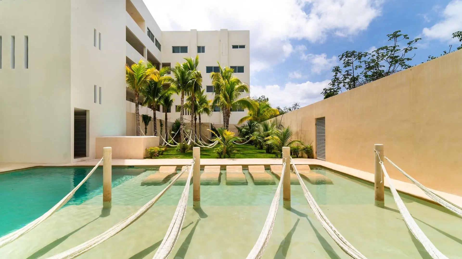 2 Bd Suite With Balcony Gym Rooftop Pool Hot Tub Playa del Carmen 0*,  Mexico