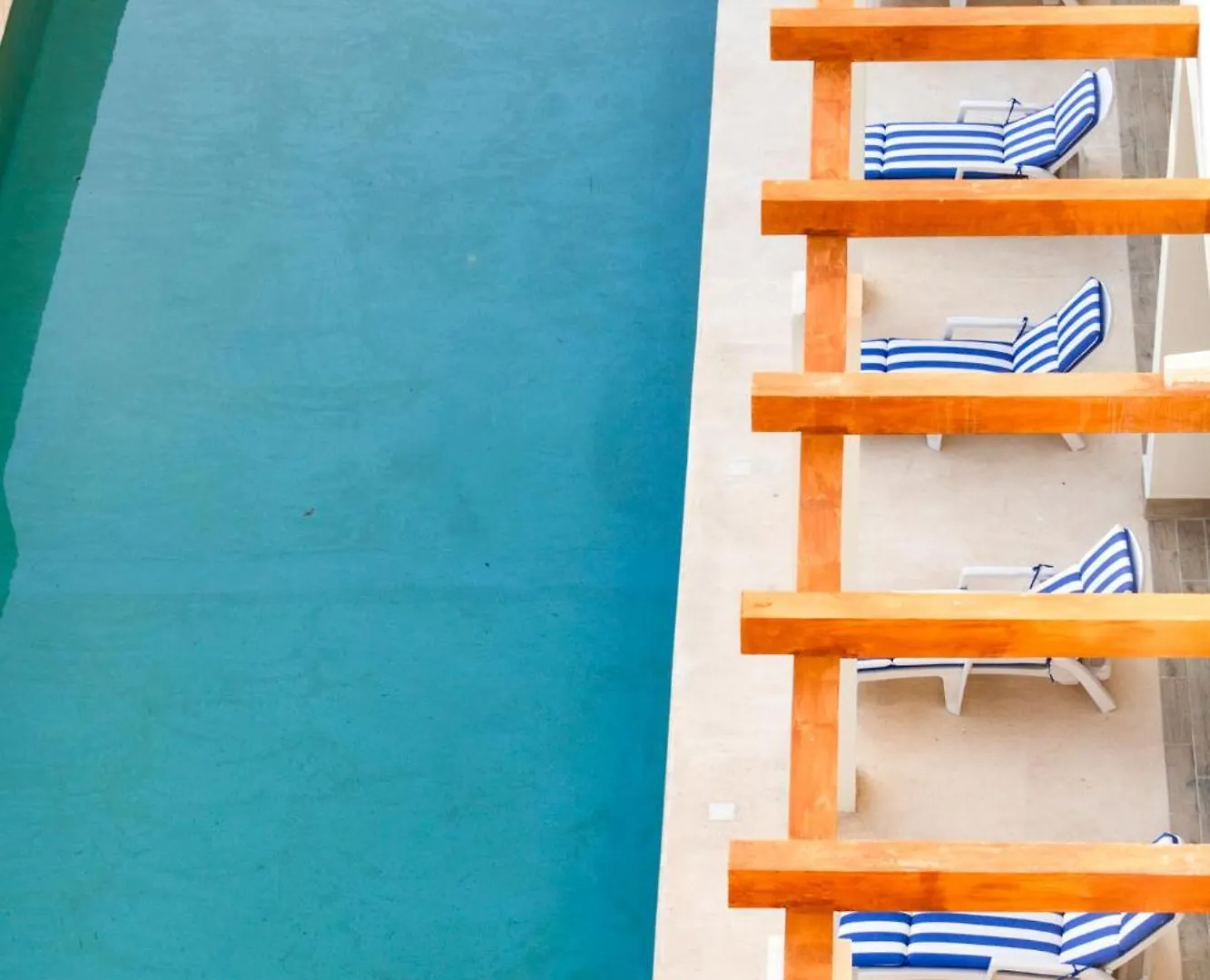 2 Bd Suite With Balcony Gym Rooftop Pool Hot Tub Playa del Carmen