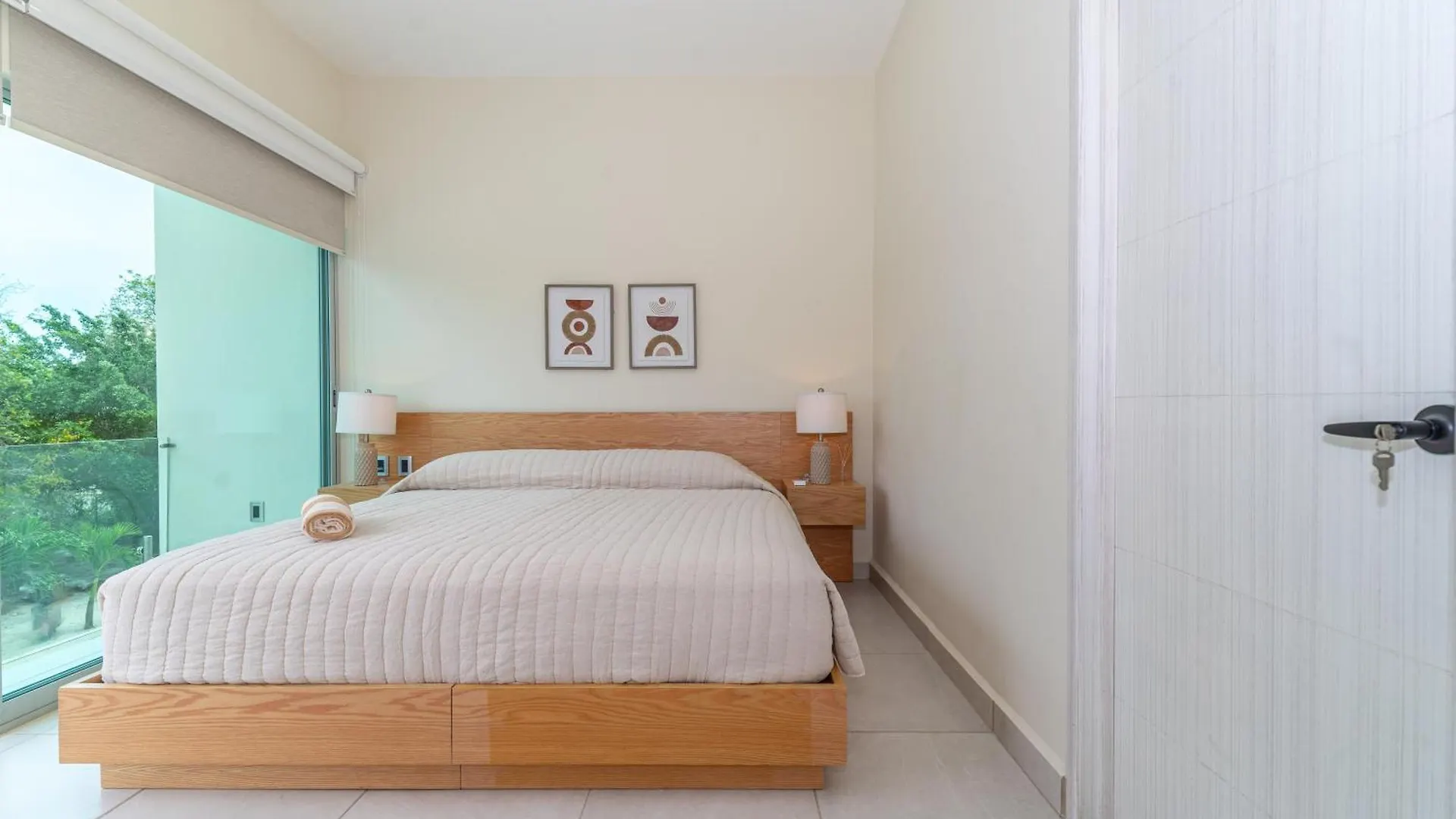 2 Bd Suite With Balcony Gym Rooftop Pool Hot Tub Playa del Carmen 0*,  Mexico