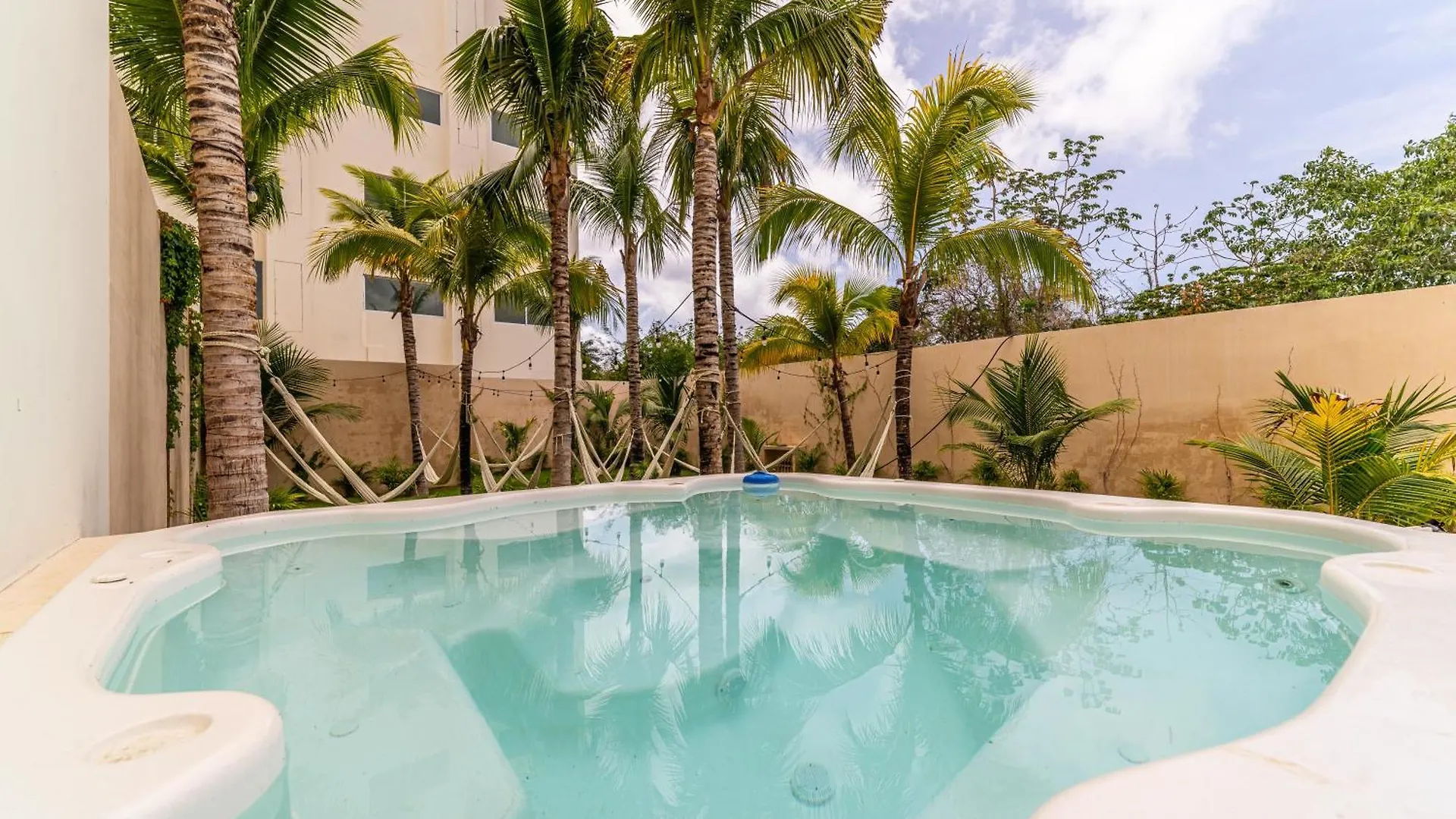 2 Bd Suite With Balcony Gym Rooftop Pool Hot Tub Playa del Carmen Holiday home