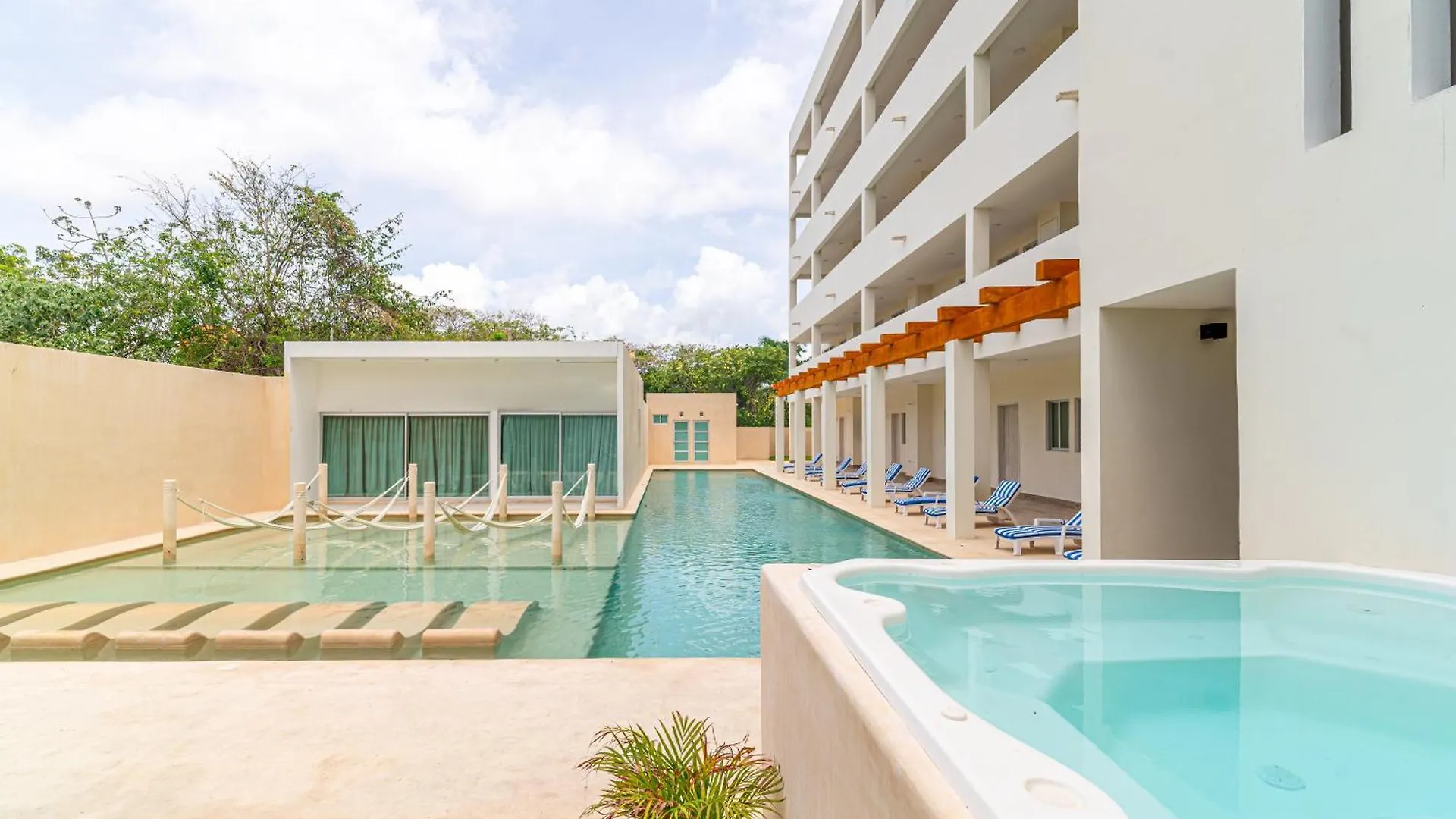 2 Bd Suite With Balcony Gym Rooftop Pool Hot Tub Playa del Carmen Semesterbostad